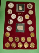 Polskie Monety 2 zł 2006 rok, 23 monety w idealnym stanie menniczym w kap .