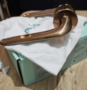 Klamka Aprile Azalia Rozeta R Slim 7mm - Miedź