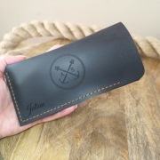 Skórzane etui na okulary z grawerem personalizowane handmade