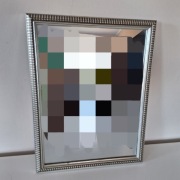 Lustro w srebrnej ramce 