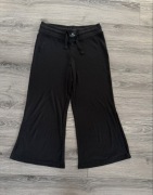 Czarne luźne spodnie szeroka nogawka długość 3/4 Oceans Apart