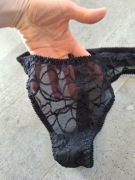 Czarne stringi z koronką rozm. S, używane