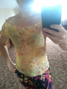 Bluzeczka koszulka w kwiaty hiszpanka odkryte ramiona 38