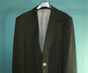 Czarna męska marynarka Tobüren Modell z dziewiczej wełny z butonierką