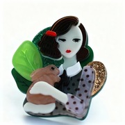 Broszka akrylowa dziewczyna z królikiem