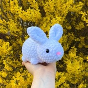 Zajączek, królik na szydełku, maskotka, pluszak.