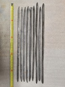 cyna w laskach trójkątnych