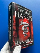 Thomas Harris „Hannibal” – twarda oprawa z obwolutą 