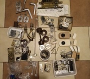 Zestaw:  zamki klamki wkładki do drzwi mebli klucze PRL 