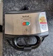 Opiekacz Tefal Ultracompact Sandwich SM1552, 700 W, sprawny