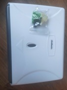 Naścienny dozownik ręczników