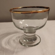 Zestaw 4 szklanych pucharków do lodów / deserów z złotą obwódką – vintage