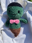 Pluszak maskotka duszek Frankenstein wykonany na szydełku