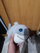 Maskotka mały rekin  02