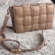 Beżowa torebka skórzana pleciona a’la bottega Veneta jak nowa użyta raz