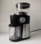 Elektryczny żarnowy młynek do kawy ziarnistej DUŻY zbiornik 230V