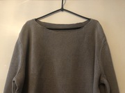 Sweterek khaki ozdobne dziury rozm L/XL