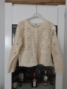 Sweterek ażurowy z kieszonkami, zapinany , wiosenny C159