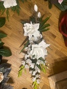 Kompozycja kwiatowa na cmentarz do domu