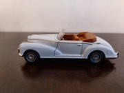 Model retro Mercedes 1:32 kabriolet biały