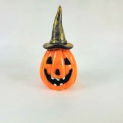 DYnia z czapką czarownicy halloween dekoracja , ozdoba 