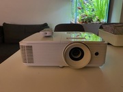 Projektor Optoma HD27e to urządzenie DLP Full HD 1080p. 