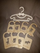 Wieszaczki do szafy dziecięcej 
