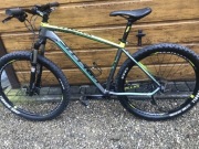 Kellys Thorx 10 z dokumentami