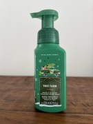 Bath & Body Works Tree Farm – mydło w piance 236 ml