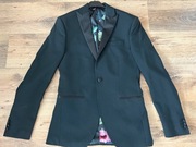 Garnitur chłopięcy młodzieżowy firmy Isaac Dewhirst.