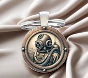 Brelok steampunk – nurek w skafandrze | prezent dla fana nurkowania