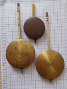 Zabytkowe 3 wahadła od zegara wiszącego