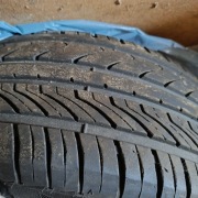 Sprzedam 4 opony używane Mirage rozmiar 235/55/18