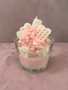 Świeca sojowa zapachowa deserowa dekoracyjna z czekoladkami na prezent