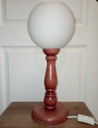 Mała lampa na stolik, szklany abażur, drewno, vintage