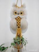 Sowa makrama z kwietnikiem 