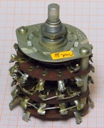 Przełącznik obrotowy 8-pozycji ośka ok 6,3mm [K30]