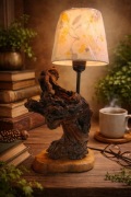 Lampa stołowa z korzenia winorośli z Szampanii – unikat rękodzieła