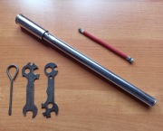 Romet Komar Kadet Pegaz Ryś Żak klucze narzędzia pompka z wężykiem 39cm