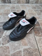 Buty piłkarskie na sztuczną nawierzchnię Krossport Tarf roz. 36,5