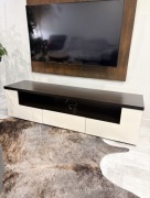 Komoda w kolorze wenge 