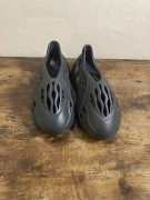 Buty  Adidas Yeezy Foam Runner RNNR Black and we Onyx Foamrunner  