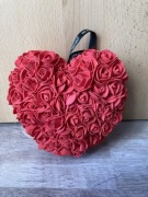 Serce z czerwonych róż walentynki
