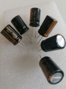 Kondensator 1000uF 25V  Panasonic FC  roz. 13x21mm 4szt