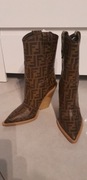 Kozaczki Fendi (cowboy boots).