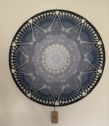 Mandala o średnicy 70 cm.