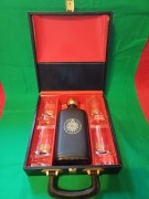 Stary zestaw walizka karafka kieliszki 