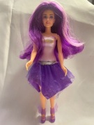 Lalka Barbie dream Ella wróżka fioletowa łysa w peruce 577997