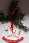 zawieszka na choinke konik na biegunach