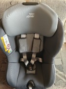 Britax Römer Dualfix M i-size midnight grey 2023